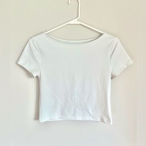 White boat neck Abercrombie short sleeve.